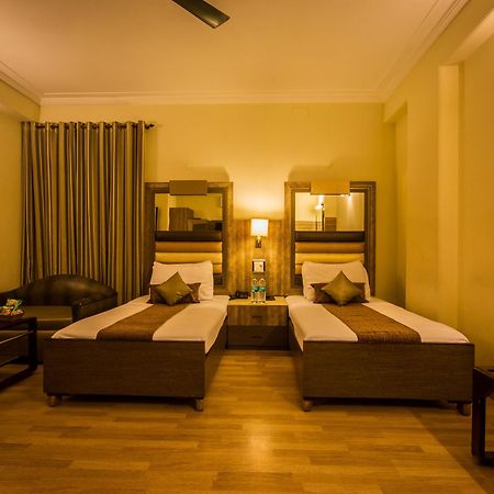 The Suncourt Hotel Yatri Delhi  Exterior photo
