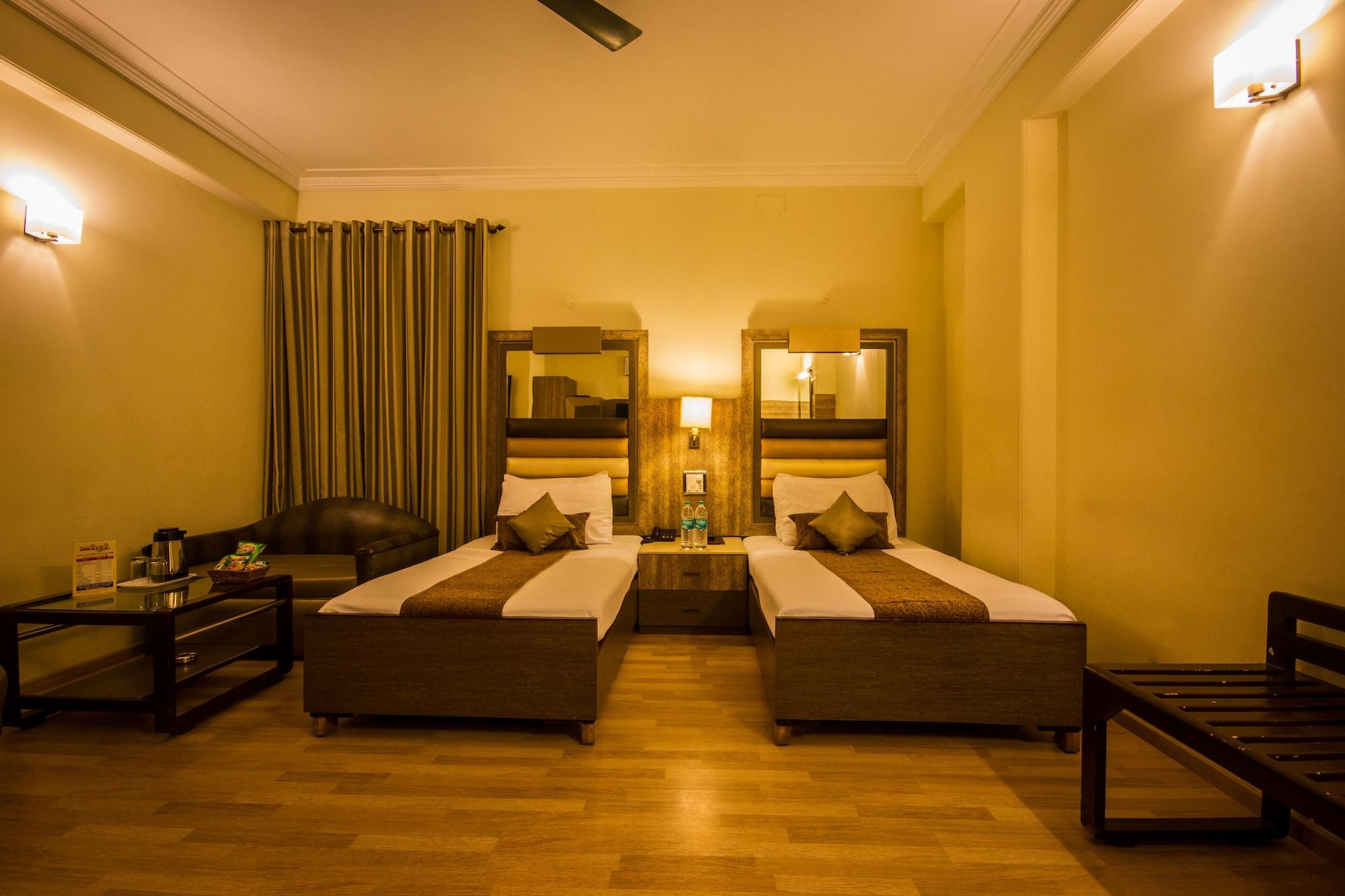 The Suncourt Hotel Yatri Delhi  Exterior photo