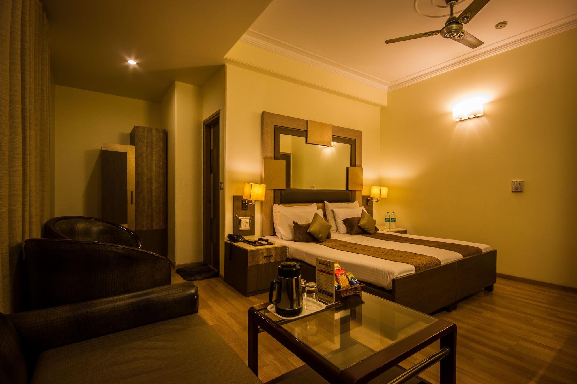 The Suncourt Hotel Yatri Delhi  Exterior photo