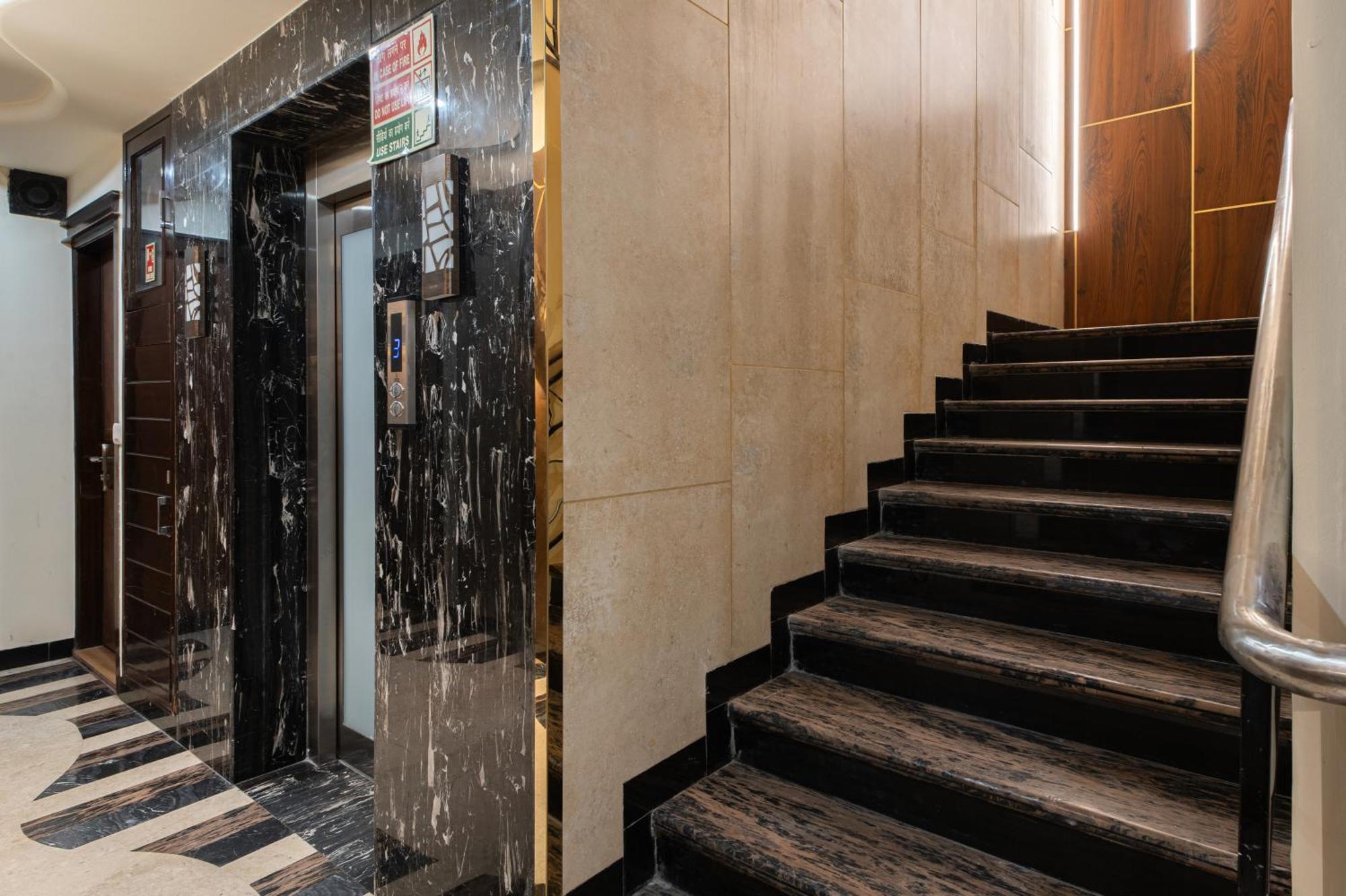 The Suncourt Hotel Yatri Delhi  Exterior photo