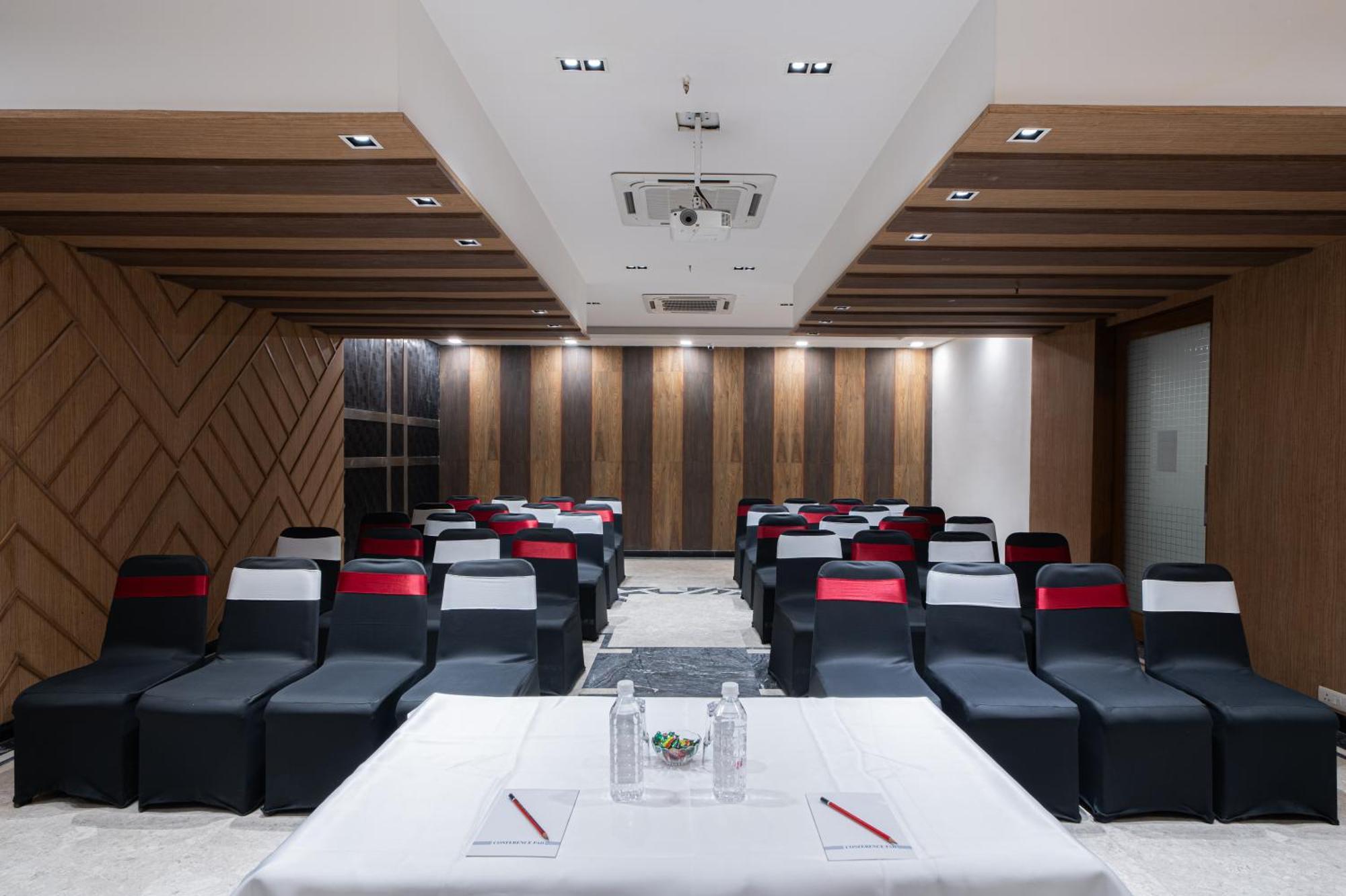 The Suncourt Hotel Yatri Delhi  Exterior photo