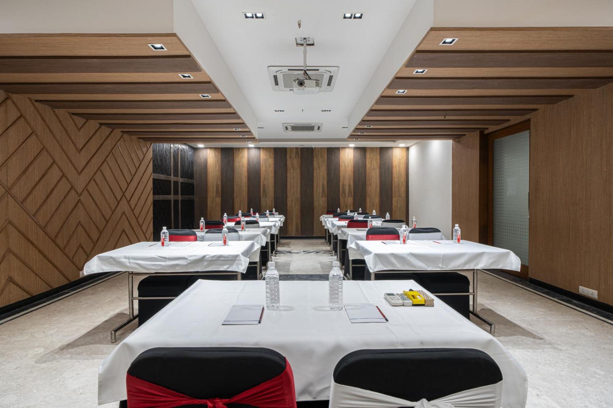 The Suncourt Hotel Yatri Delhi  Exterior photo