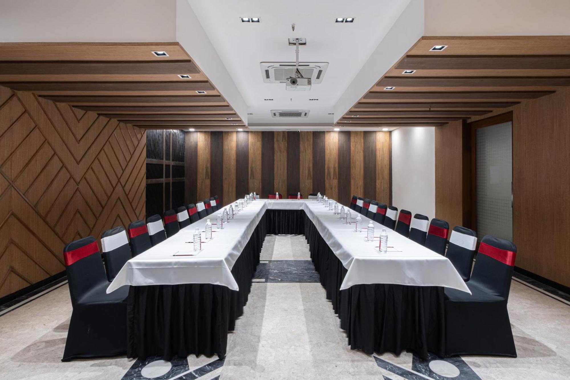 The Suncourt Hotel Yatri Delhi  Exterior photo