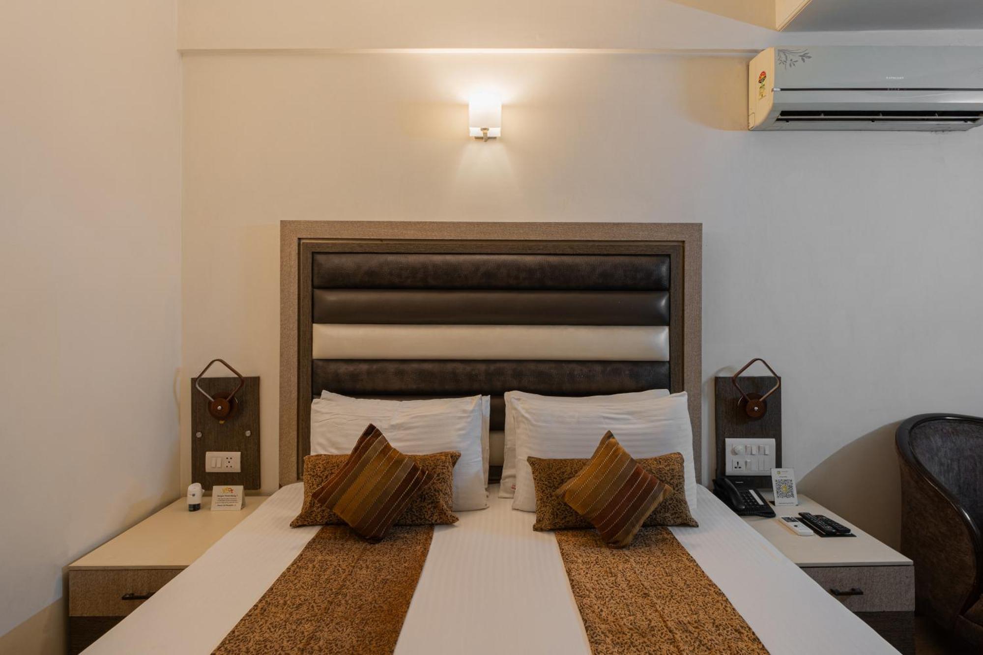 The Suncourt Hotel Yatri Delhi  Exterior photo