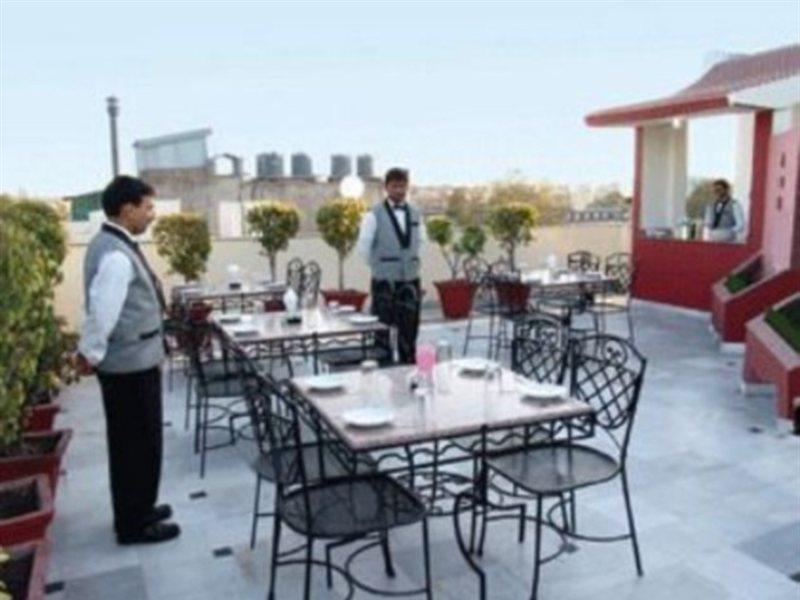The Suncourt Hotel Yatri Delhi  Exterior photo